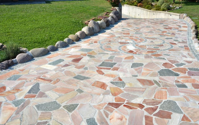 Quarzite Brasiliana. Pavimentazione esterna in pietra