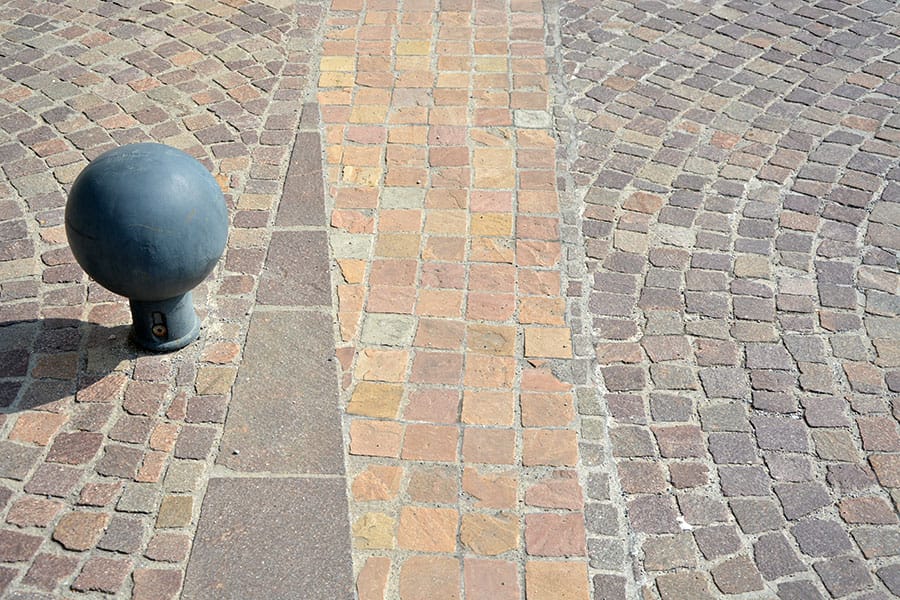 piazza con sampietrini foresto3